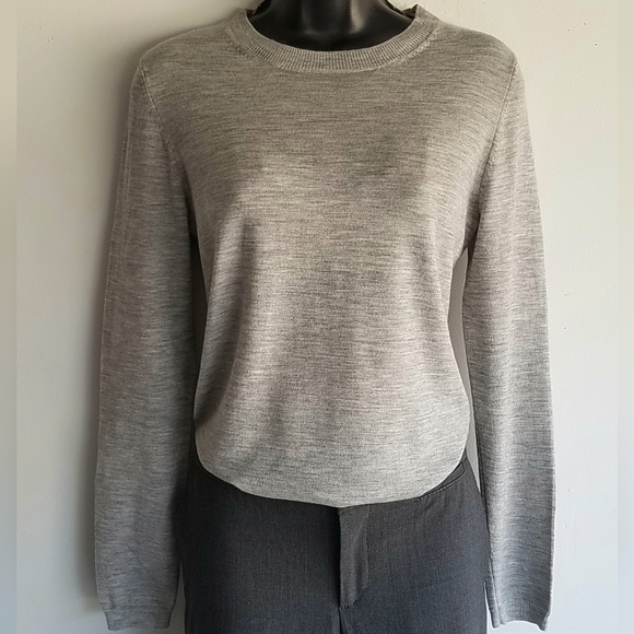Banana Republic Extra Fine Italian Merino Wool Crewneck Sweater - Picture 2 of 12